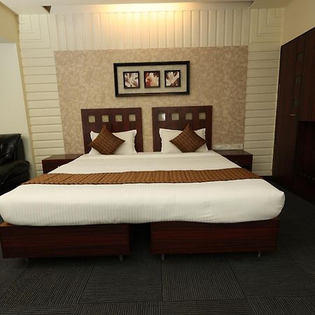 Quaint Suites Hotel & Banquet 뭄바이 외부 사진
