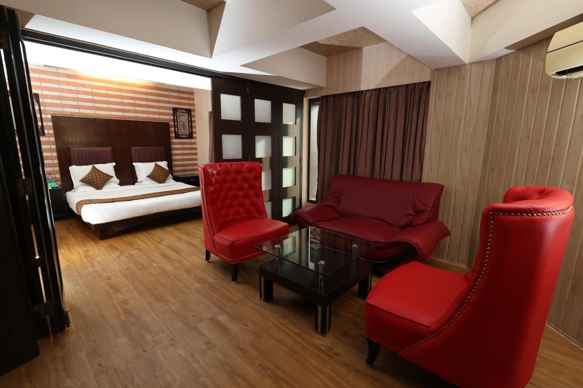 Quaint Suites Hotel & Banquet 뭄바이 외부 사진