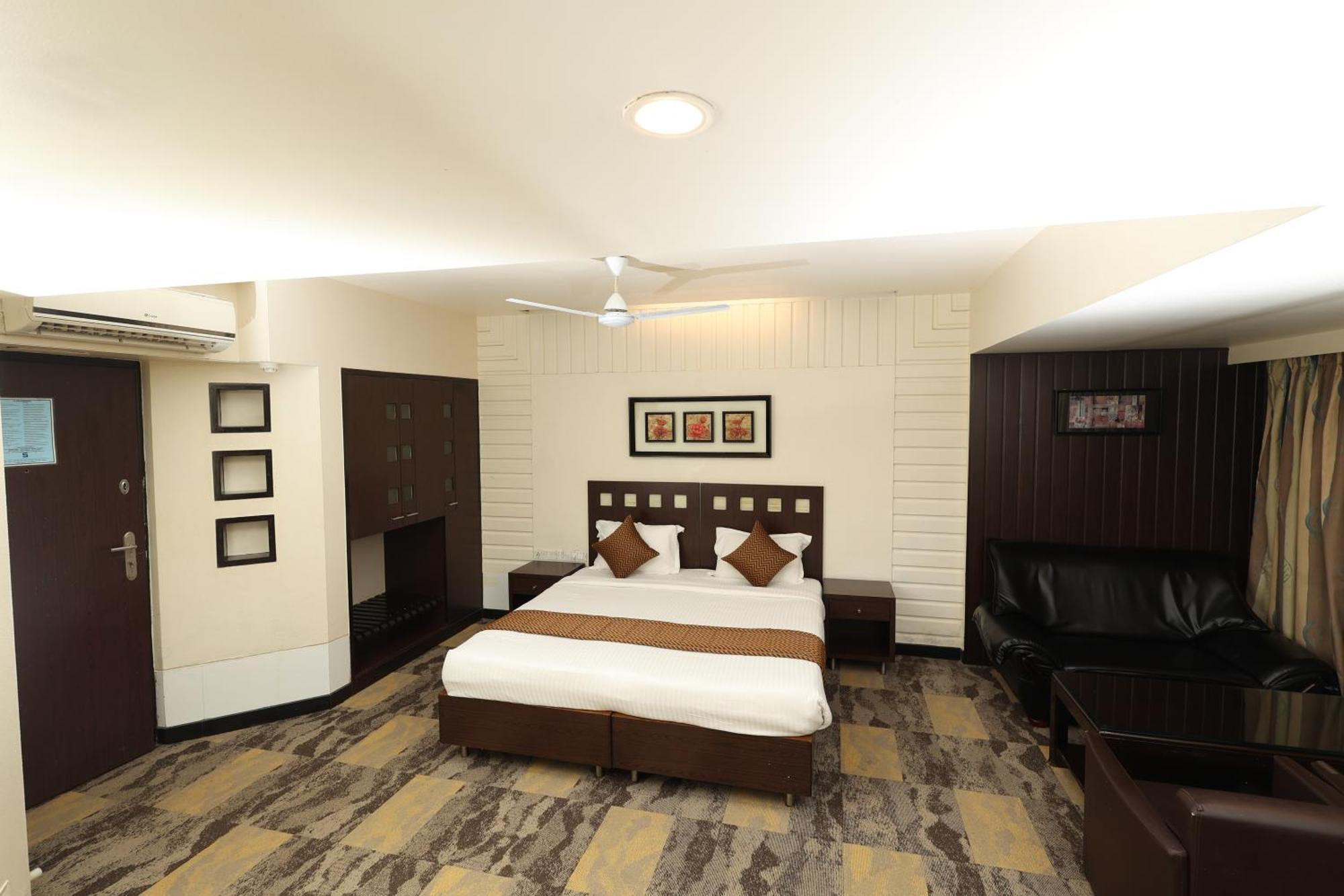 Quaint Suites Hotel & Banquet 뭄바이 외부 사진
