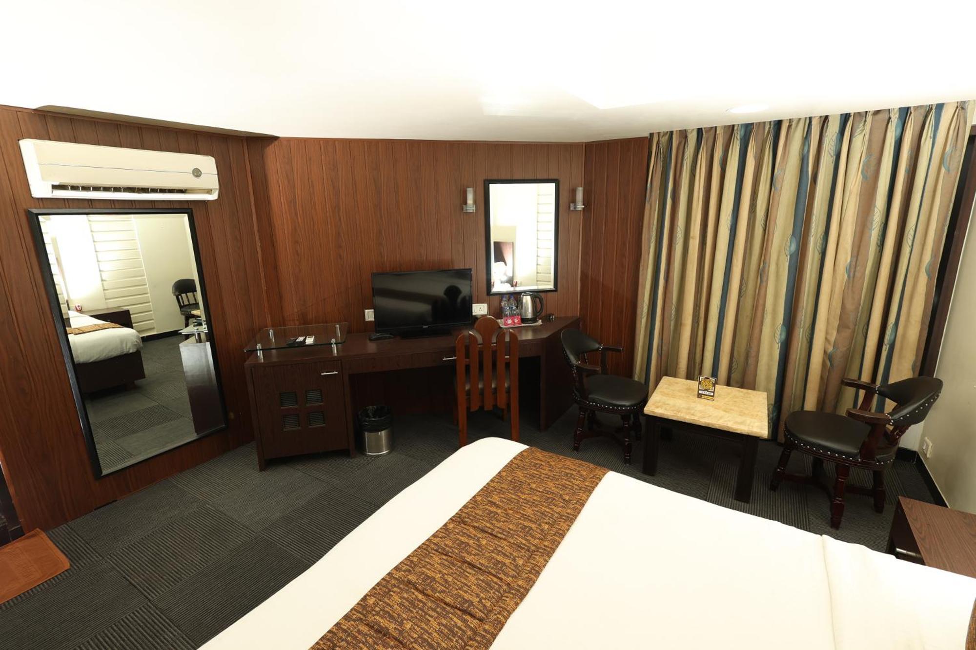 Quaint Suites Hotel & Banquet 뭄바이 외부 사진