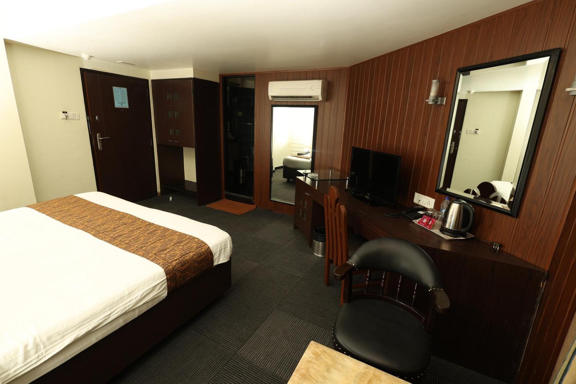 Quaint Suites Hotel & Banquet 뭄바이 외부 사진