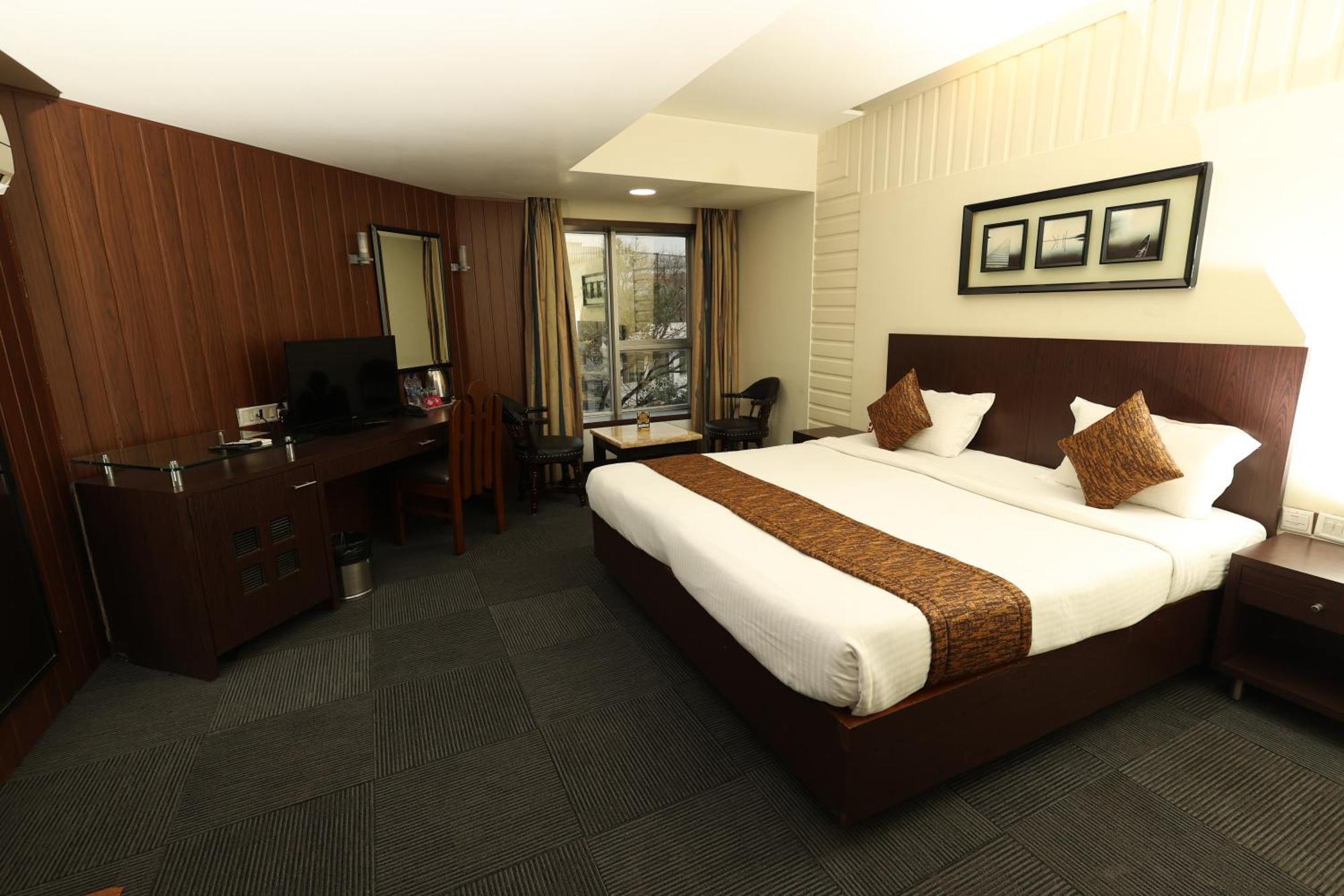 Quaint Suites Hotel & Banquet 뭄바이 외부 사진
