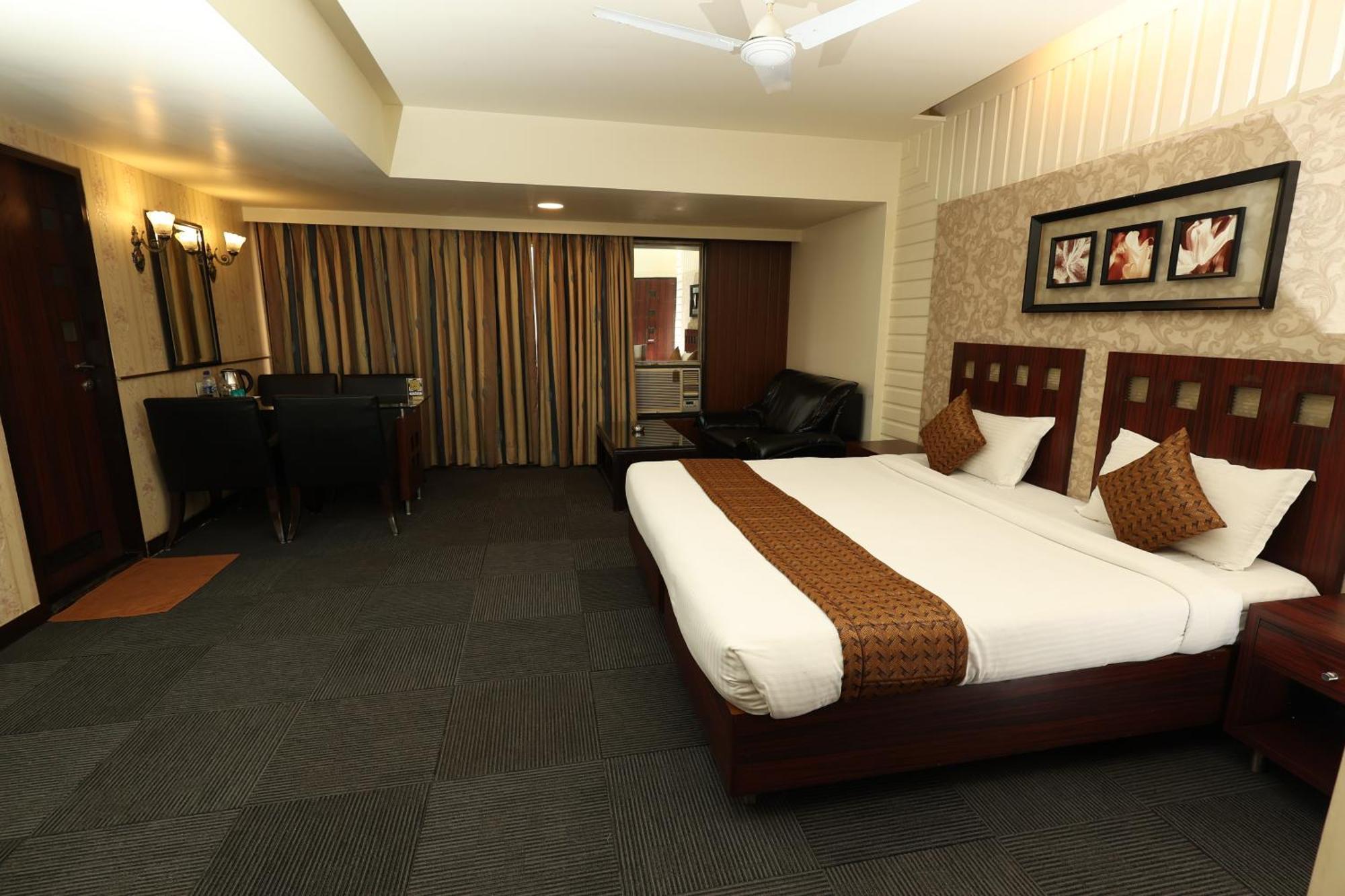 Quaint Suites Hotel & Banquet 뭄바이 외부 사진