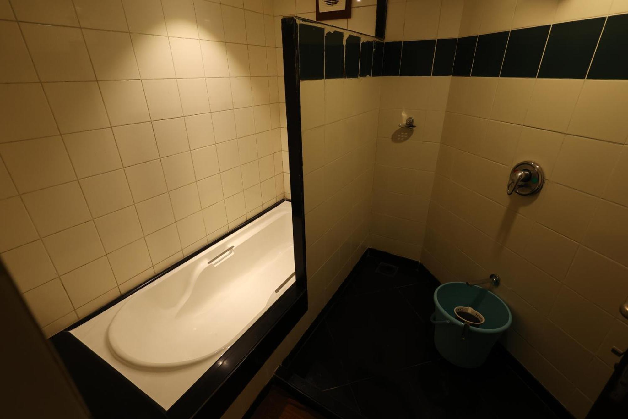 Quaint Suites Hotel & Banquet 뭄바이 외부 사진