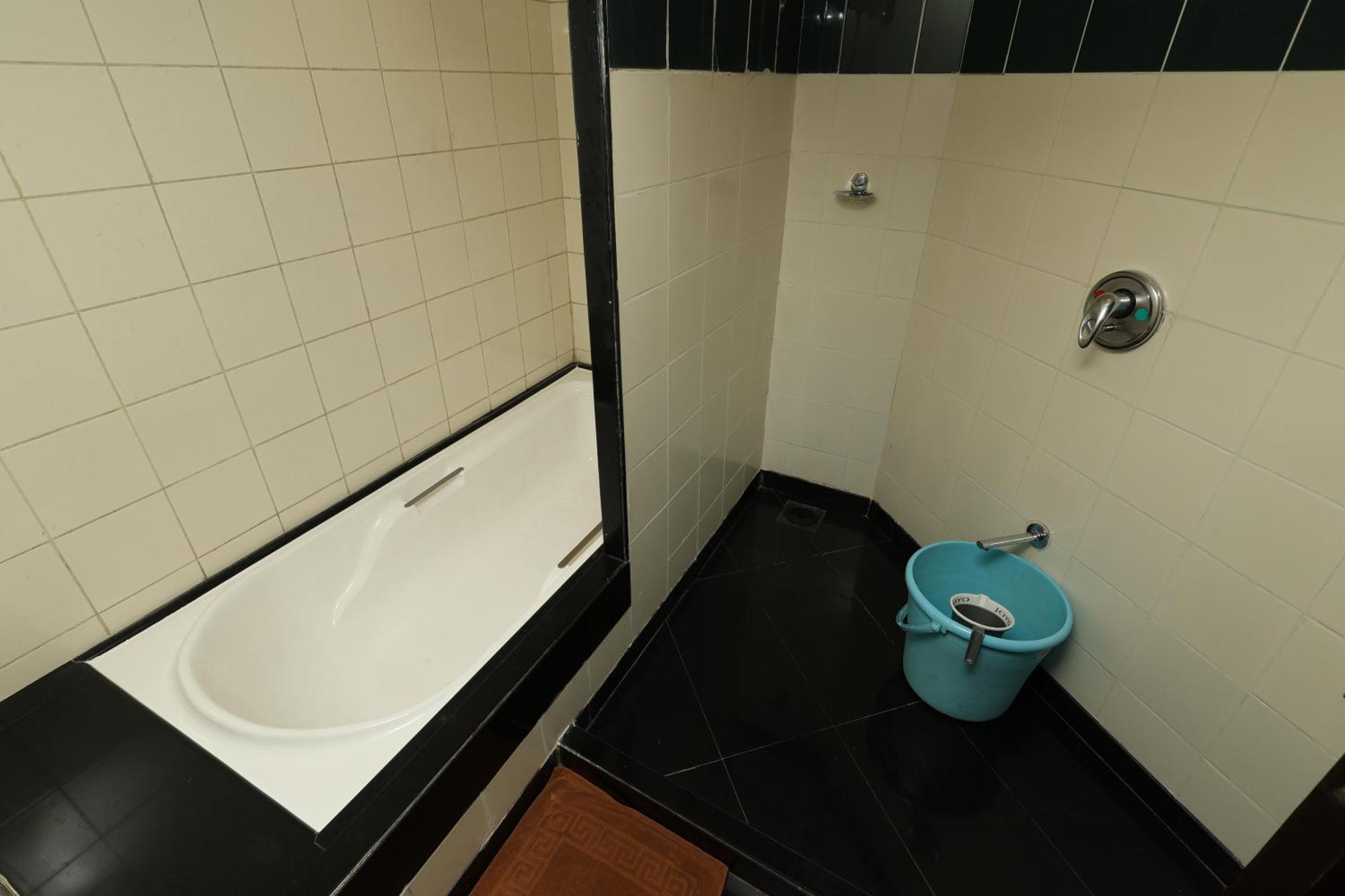 Quaint Suites Hotel & Banquet 뭄바이 외부 사진