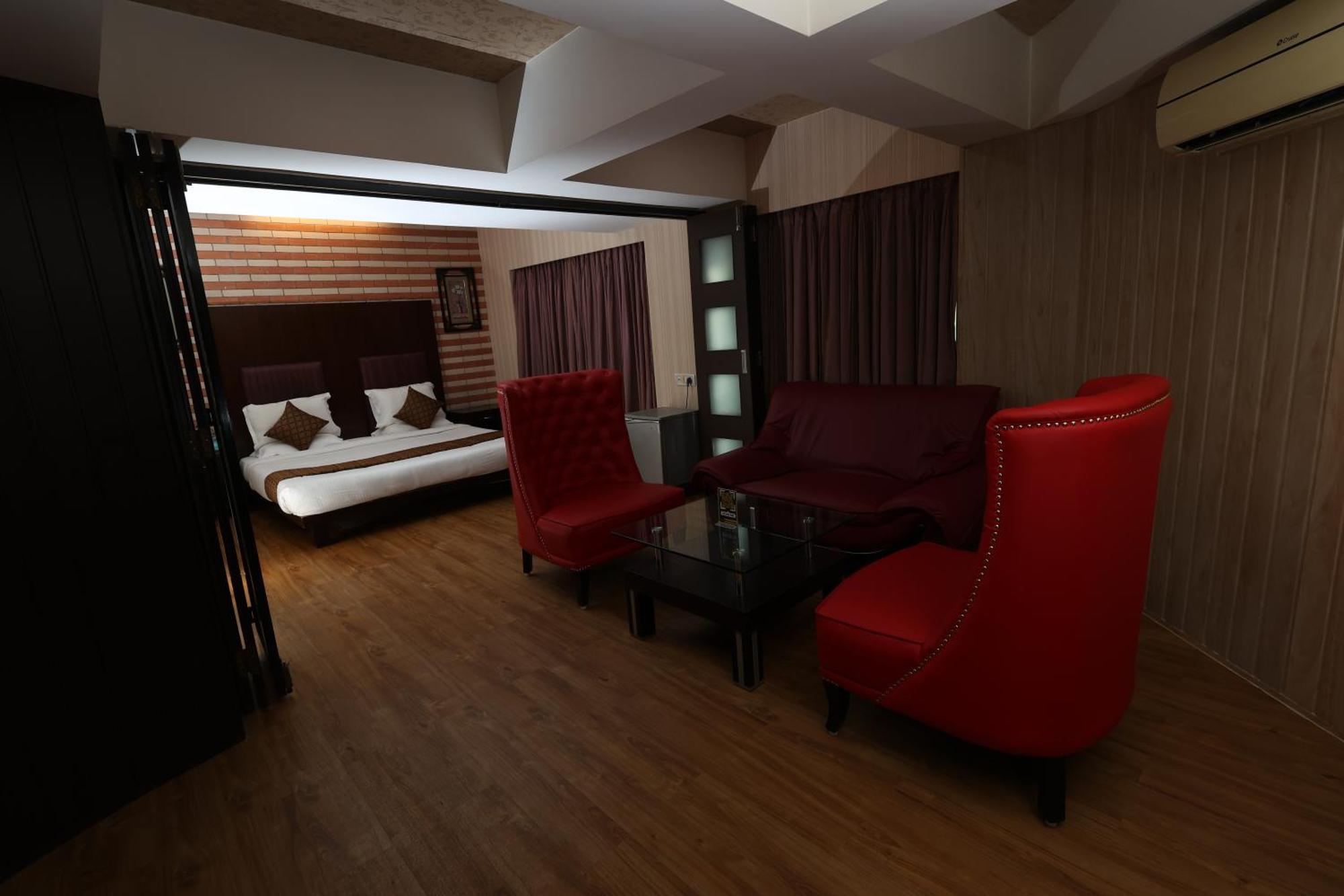 Quaint Suites Hotel & Banquet 뭄바이 외부 사진