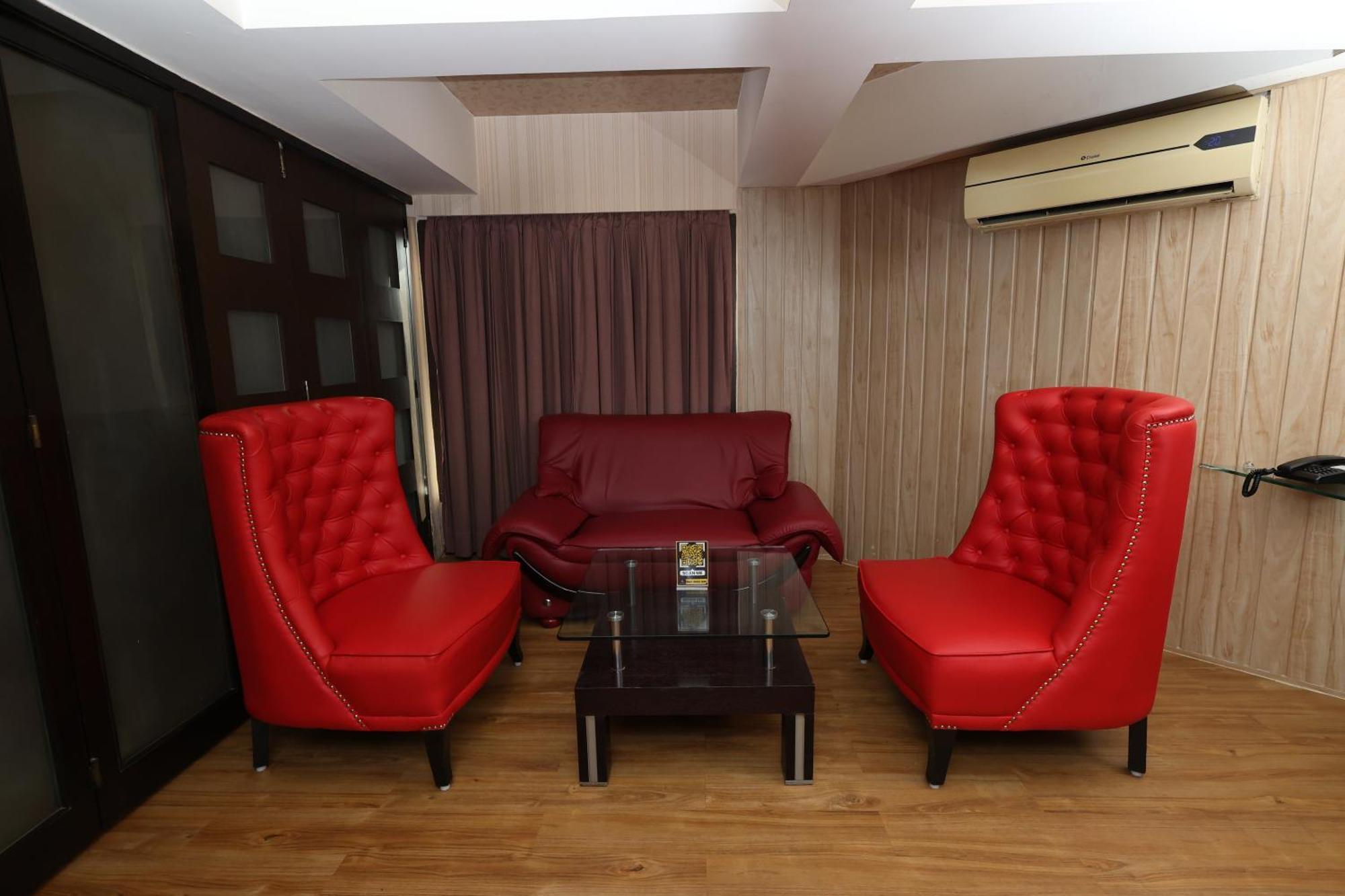 Quaint Suites Hotel & Banquet 뭄바이 외부 사진