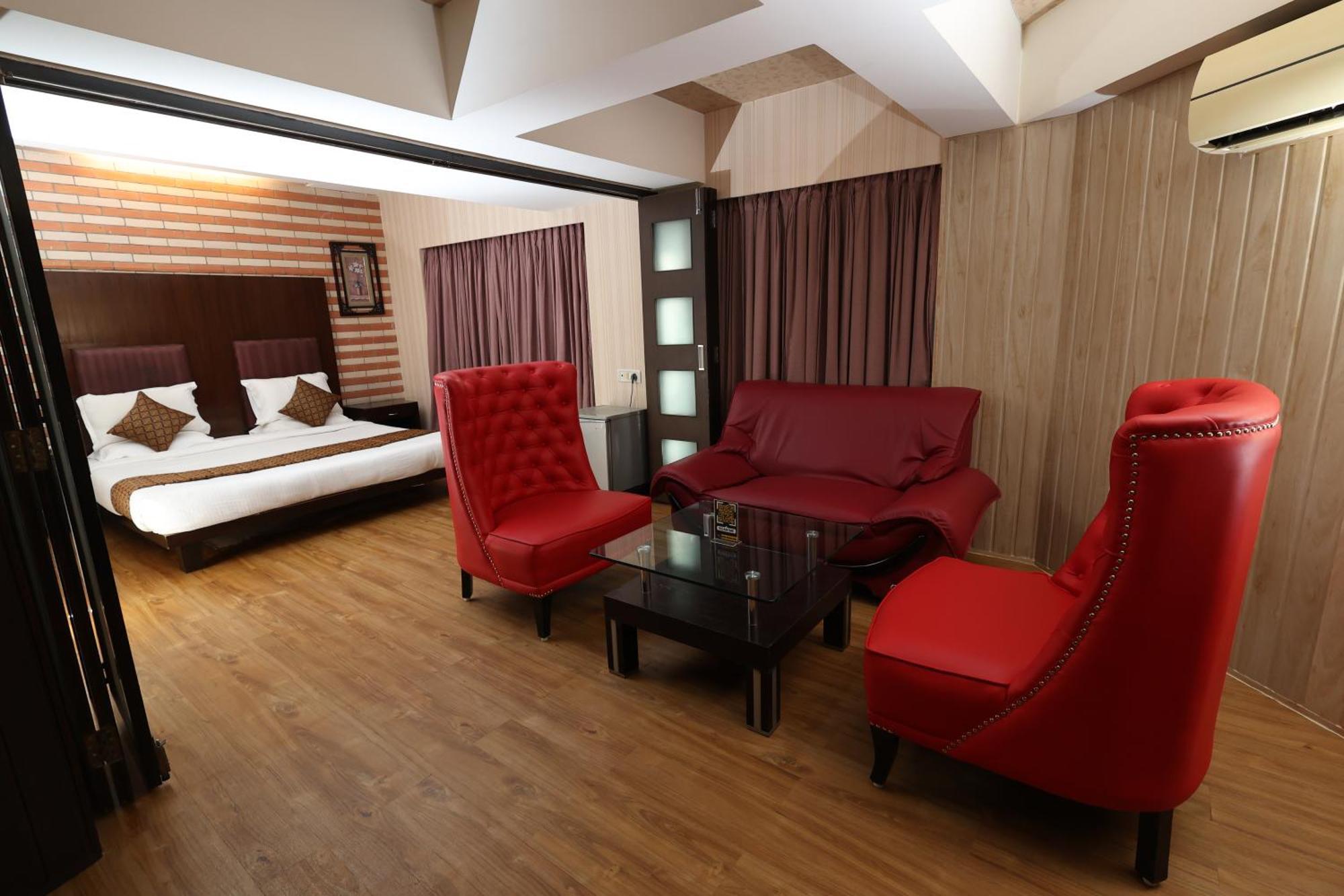 Quaint Suites Hotel & Banquet 뭄바이 외부 사진