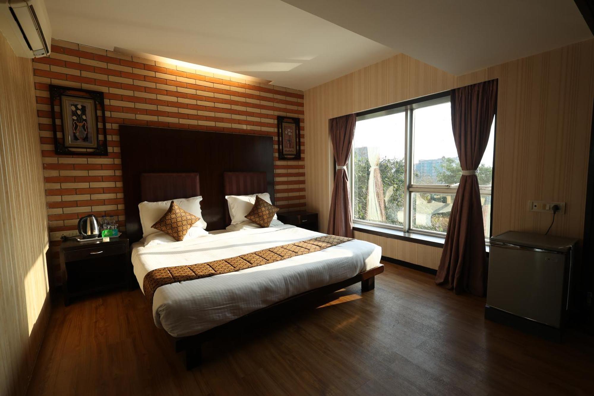 Quaint Suites Hotel & Banquet 뭄바이 외부 사진