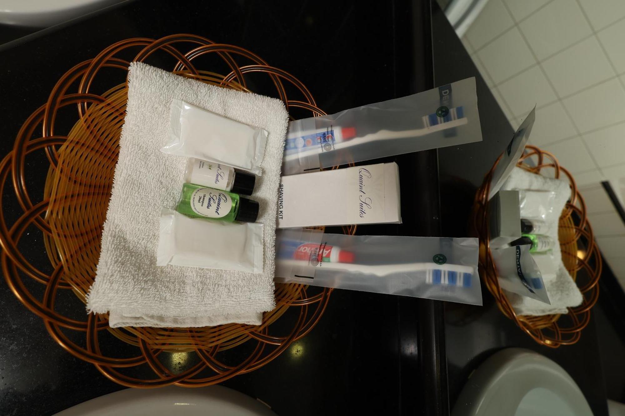 Quaint Suites Hotel & Banquet 뭄바이 외부 사진